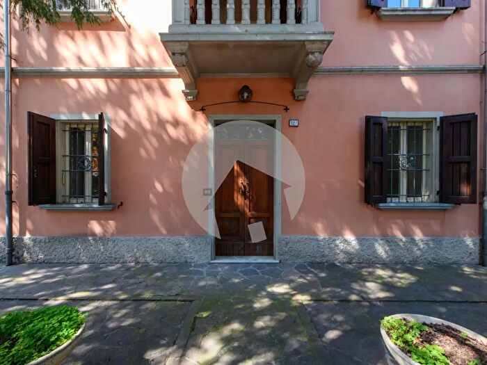 Casa con 6 locali in vendita in Via Manfredo Fanti, Reggio Emilia