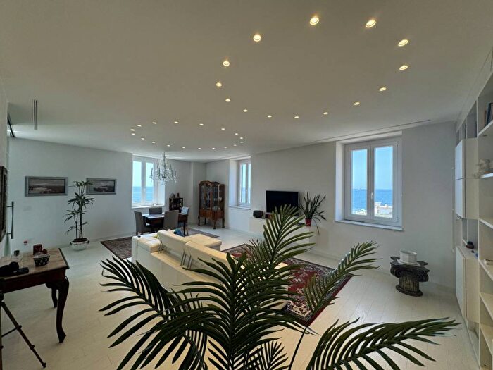 Appartamento quadrilocale in affitto in viale di Antignano, Antignano Banditella, Livorno