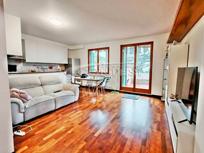 Appartamento con 6 locali in affitto in Via delle Grotte, Ponte San Giovanni Balanzano, Perugia