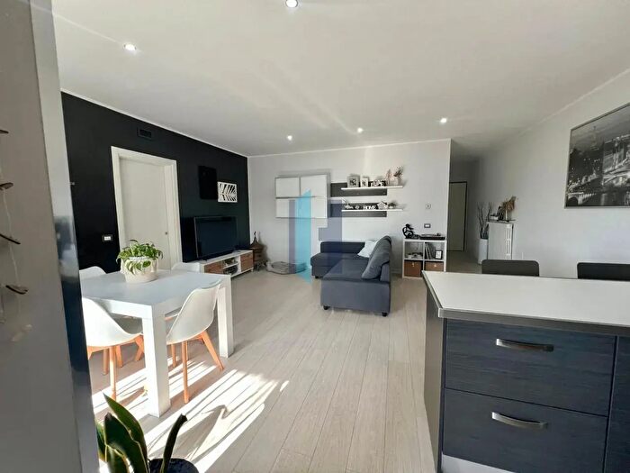 Appartamento quadrilocale in vendita in Via Lionello Levi Sandri, Brescia