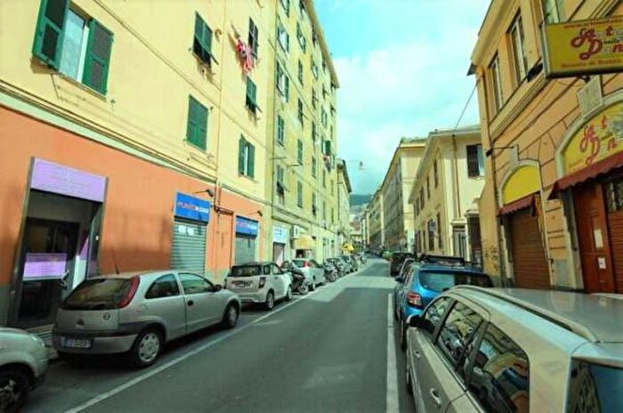 Appartamento con 5 locali in vendita in Via del Lagaccio, Genova
