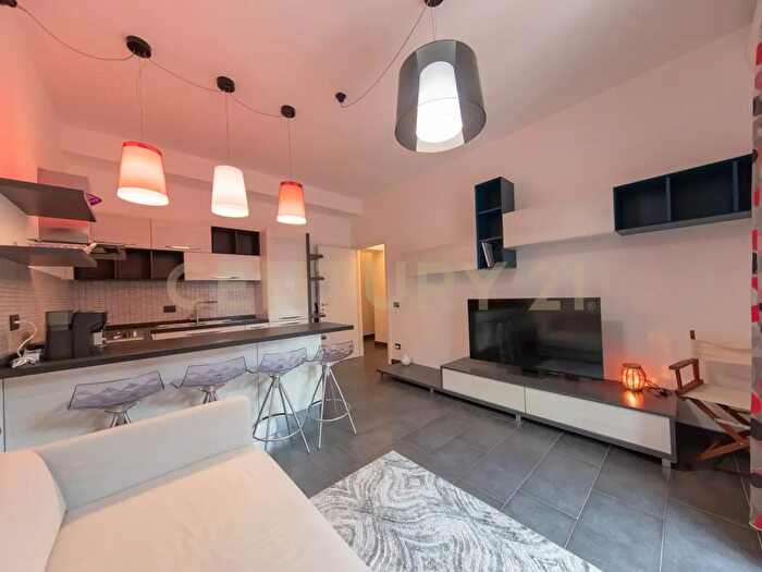 Appartamento trilocale in vendita in Via Enrico Bondi, Roma