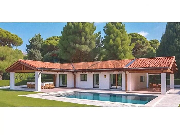 Appartamento con 6 locali in vendita in Via Amendola, Susegana