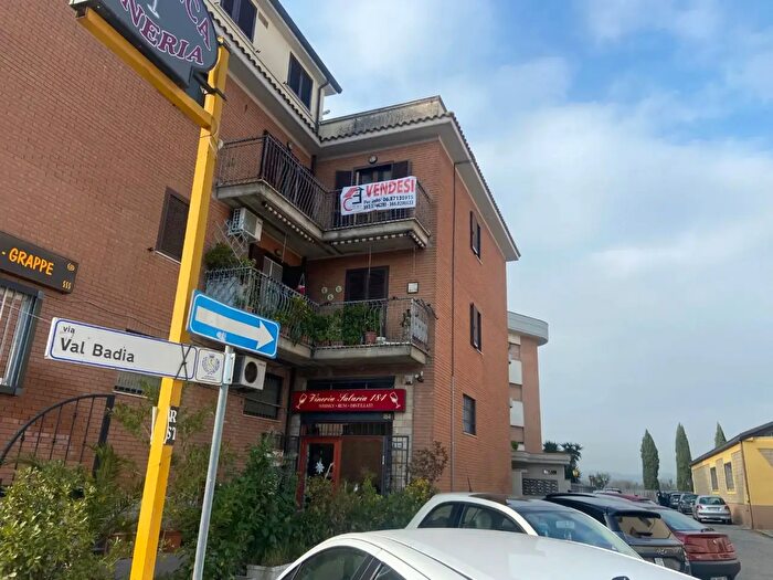 Appartamento trilocale in vendita in Via Salaria, Monterotondo