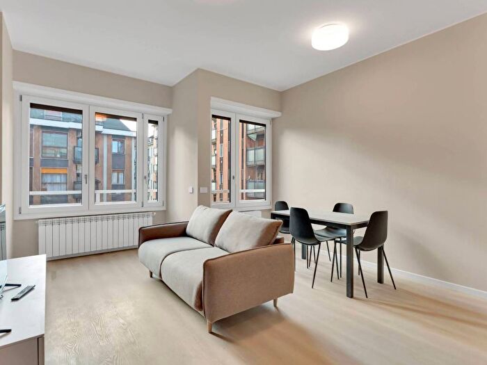 Appartamento bilocale in affitto in Via Ruggero di Lauria, Sempione, Milano