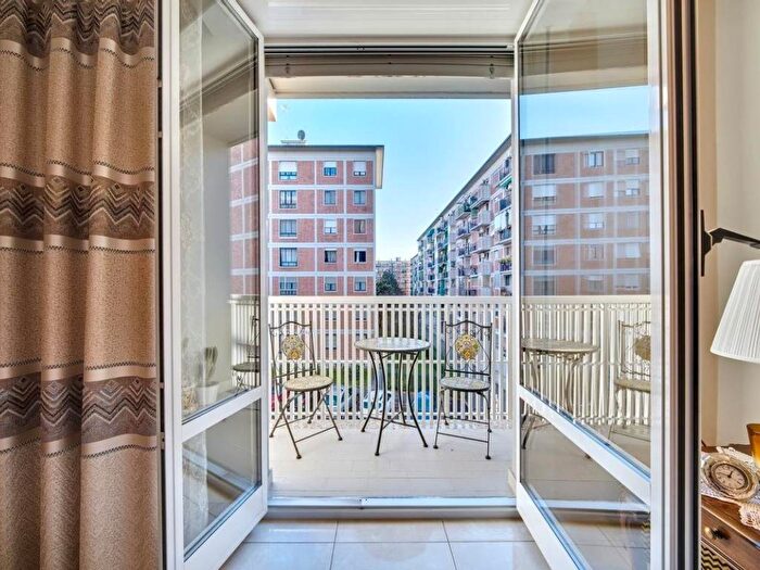Appartamento trilocale in affitto in Via dei Salici, Quartiere Olmi, Milano