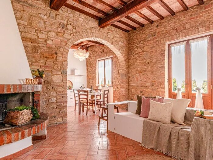 Casa quadrilocale in vendita in Montaione