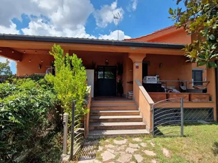 Casa quadrilocale in affitto in Via di Fioranello, Roma