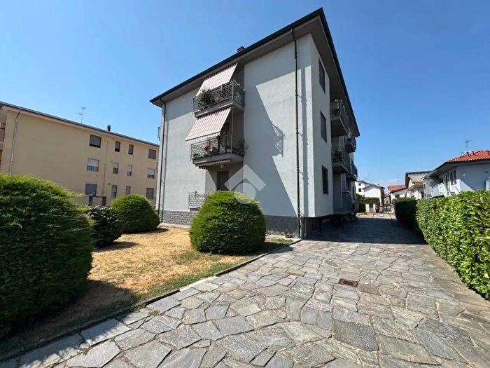Appartamento trilocale in vendita in Via Asiago, Galliate