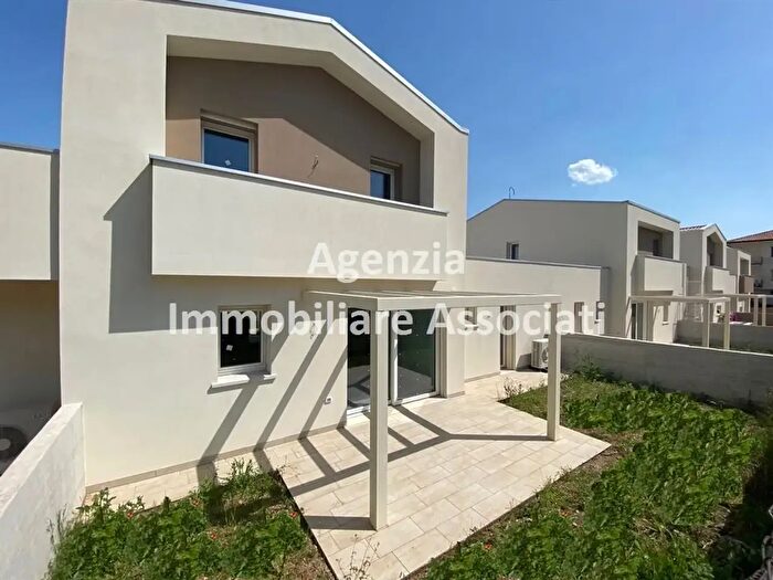 Casa con 5 locali in vendita in Bassano Del Grappa