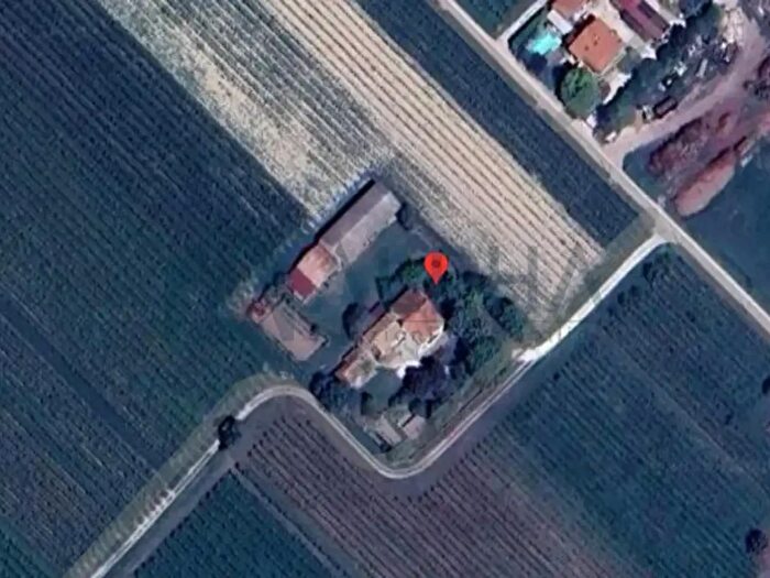 Casa con 6 locali in vendita in Via Aurelio Ravaioli, Ravenna