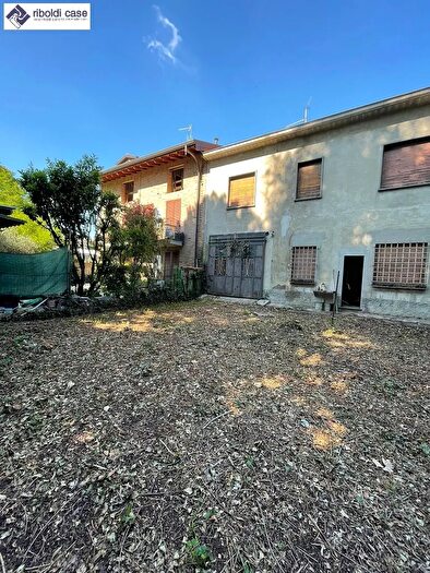 Casa con 6 locali in vendita in Seregno