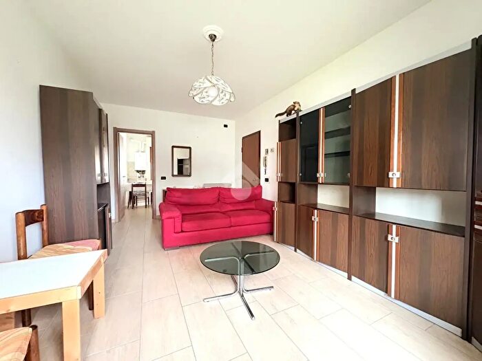 Appartamento trilocale in vendita in Via R Lombardi, Suzzara