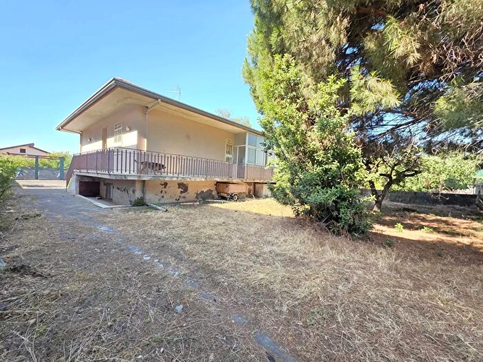 Casa con 7 locali in vendita in Via Vincenzo Bellini, Tremestieri Etneo