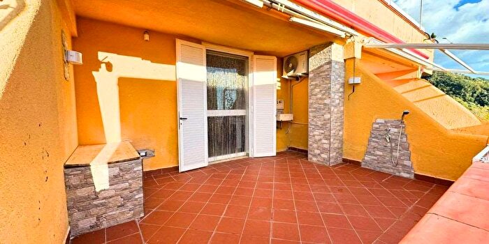 Appartamento bilocale in vendita in Condomino Quattromani, Belvedere Marittimo