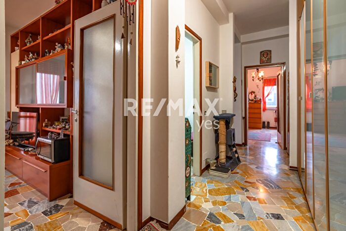 Appartamento trilocale in vendita in Via Resegone, Garbagnate Milanese