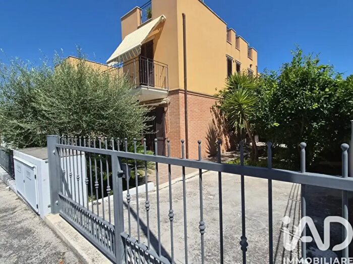 Appartamento trilocale in vendita in Via De Gasperi, Loreto