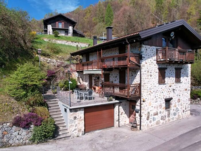 Casa con 7 locali in vendita in Maso Dosso, Ronchi Valsugana