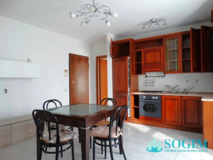 Appartamento bilocale in affitto in Via Mattavelli, Carate Brianza