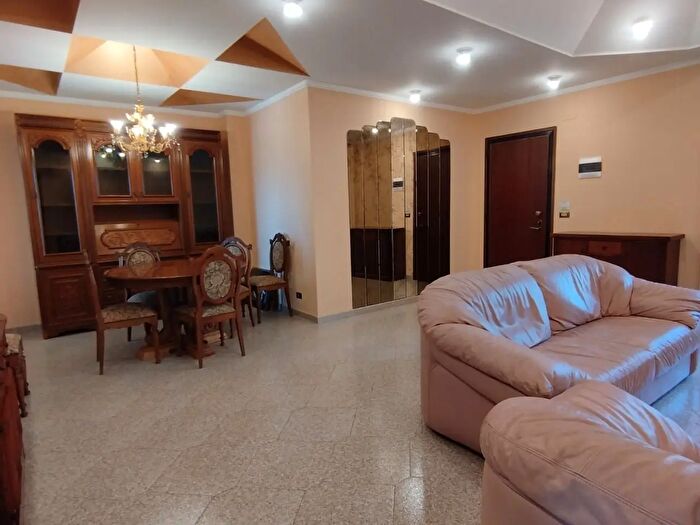 Appartamento con 6 locali in vendita in Viale Teocrito, Siracusa