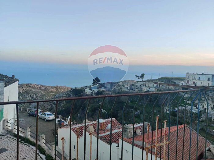 Casa trilocale in vendita in Via del Meriggio a, Monte SantAngelo