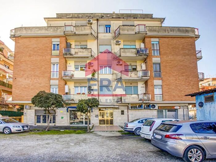 Appartamento trilocale in vendita in Viale Danimarca, Pomezia