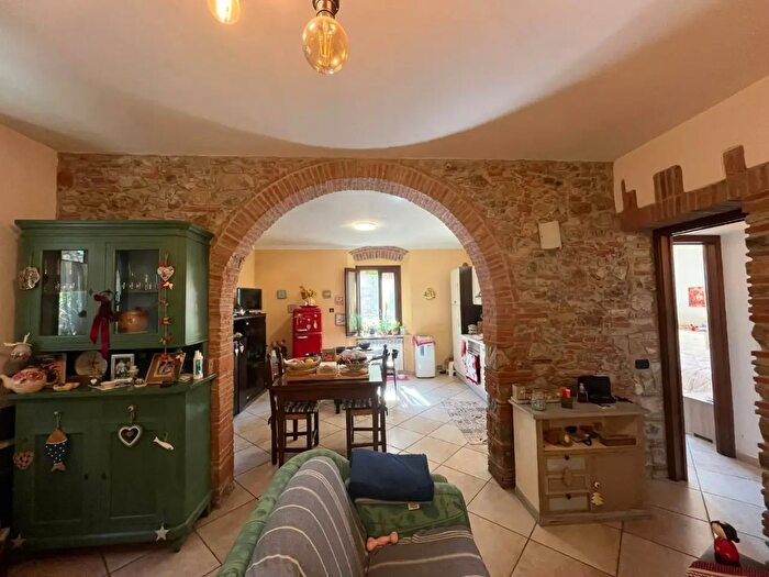 Appartamento con 5 locali in vendita in Suvereto