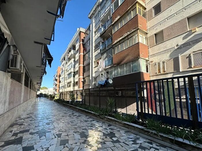 Appartamento quadrilocale in vendita in Viale dei Pianeti, Napoli