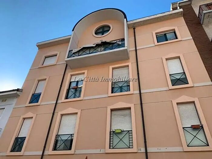 Appartamento trilocale in affitto in Novara