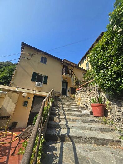 Casa con 5 locali in vendita in Via alla Soria, Genova