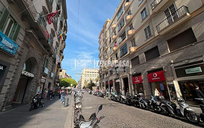 Appartamento trilocale in vendita in Via Pasquale Galluppi, Napoli