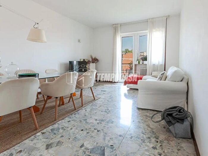 Appartamento trilocale in vendita in Via Andrea Solari, Milano