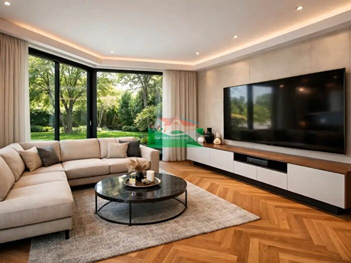 Casa con 10 locali in vendita in Via Natisone, Ravenna