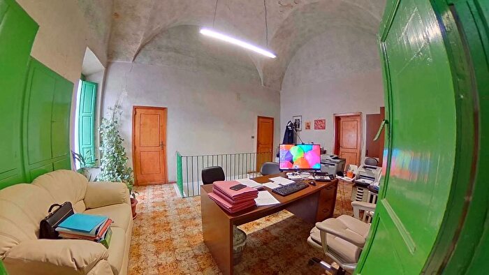 Casa con 6 locali in vendita in Fasano