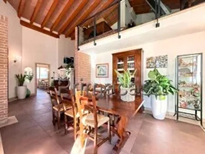 Casa con 8 locali in vendita in Corso della Vittoria, Legnago