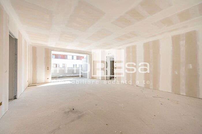 Appartamento con 6 locali in vendita in Viale Vittorio Veneto, Treviso