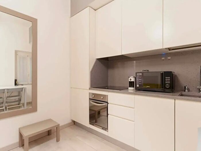 Appartamento monolocale in affitto in Via Luigi Canonica, Milano