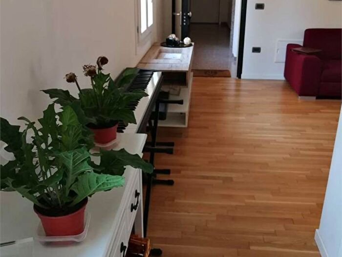 Appartamento trilocale in affitto in Centro Storico, Modena