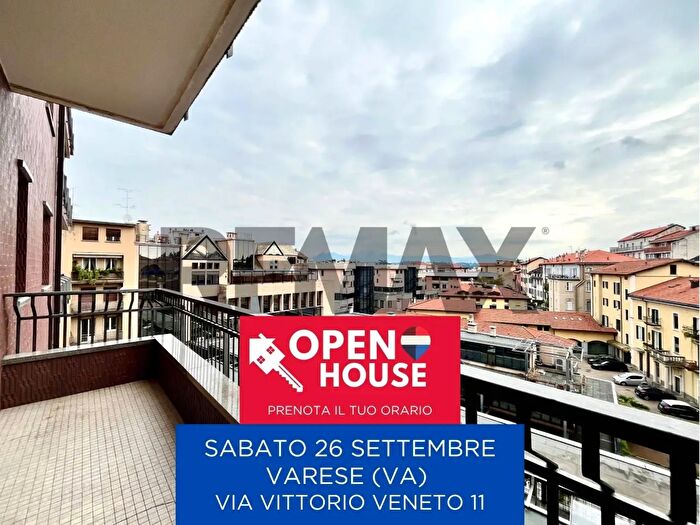 Appartamento trilocale in vendita in Via Vittorio Veneto, Varese