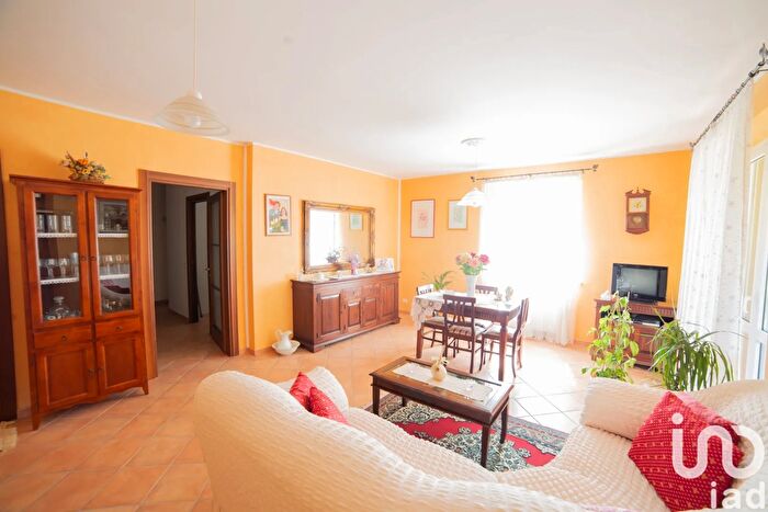 Casa con 8 locali in vendita in Via Via Achille Grandi, Serra De Conti