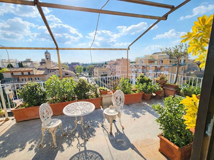 Casa trilocale in affitto in Via Sangemini, Camilluccia Farnesina, Roma