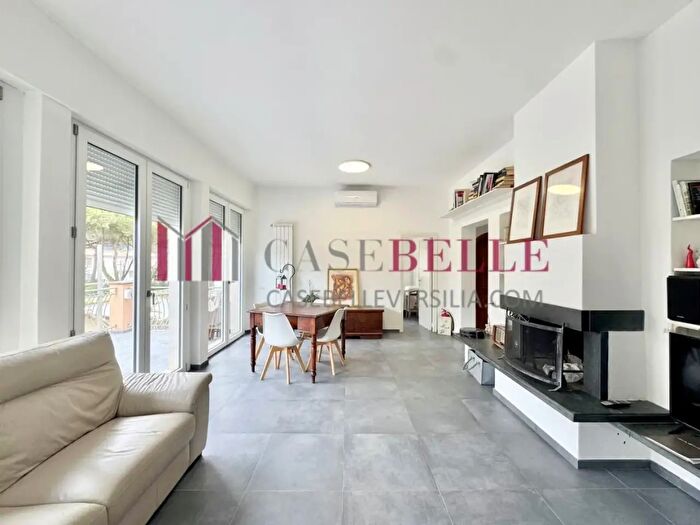 Casa quadrilocale in affitto in Forte Dei Marmi