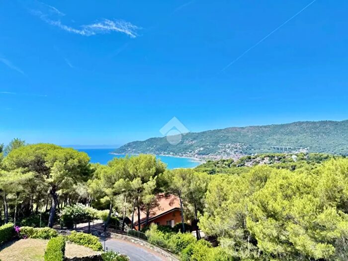 Appartamento quadrilocale in vendita in Str dell'Alto, Andora