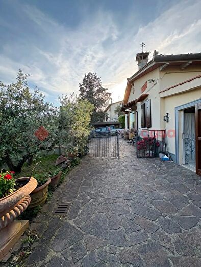 Casa quadrilocale in vendita in Serravalle Pistoiese