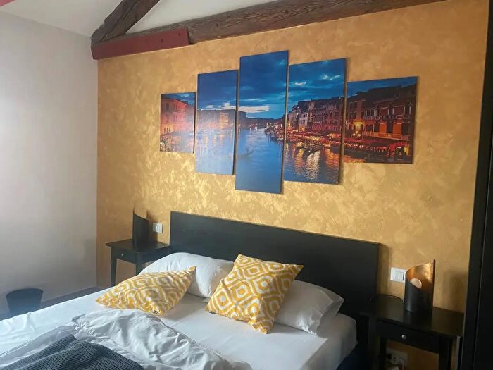 Appartamento con 8 locali in vendita in Venezia