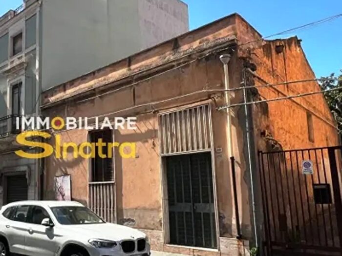 Casa con 6 locali in vendita in Via Vittorio Emanuele, Biancavilla
