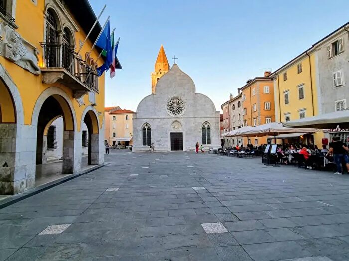 Appartamento trilocale in vendita in Dante Alighieri, Muggia