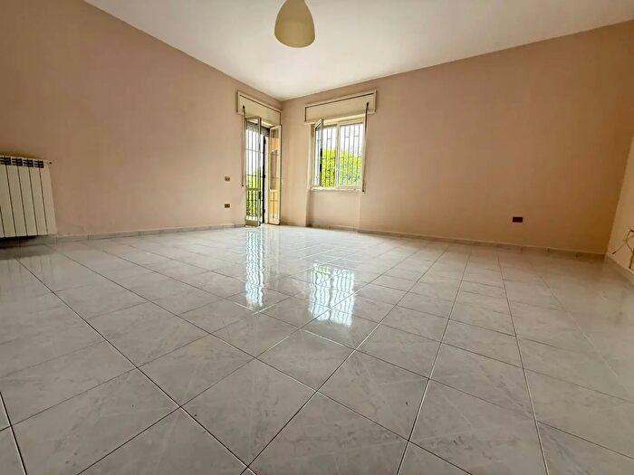Appartamento con 5 locali in affitto in Via Assunta, Caserta