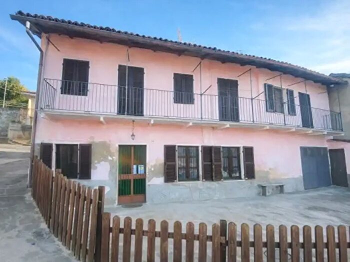Casa quadrilocale in vendita in Località Biglini, Alba
