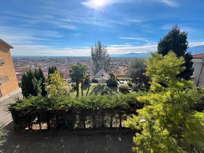 Appartamento quadrilocale in vendita in Piazzale S Maurizio, Pinerolo